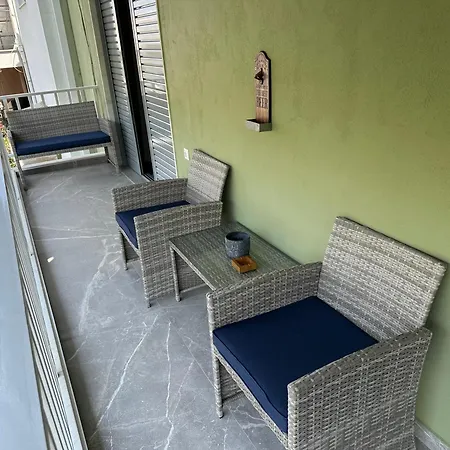 Acropoli Vibes At Kosmos Getaway Apartment Athens Exterior photo