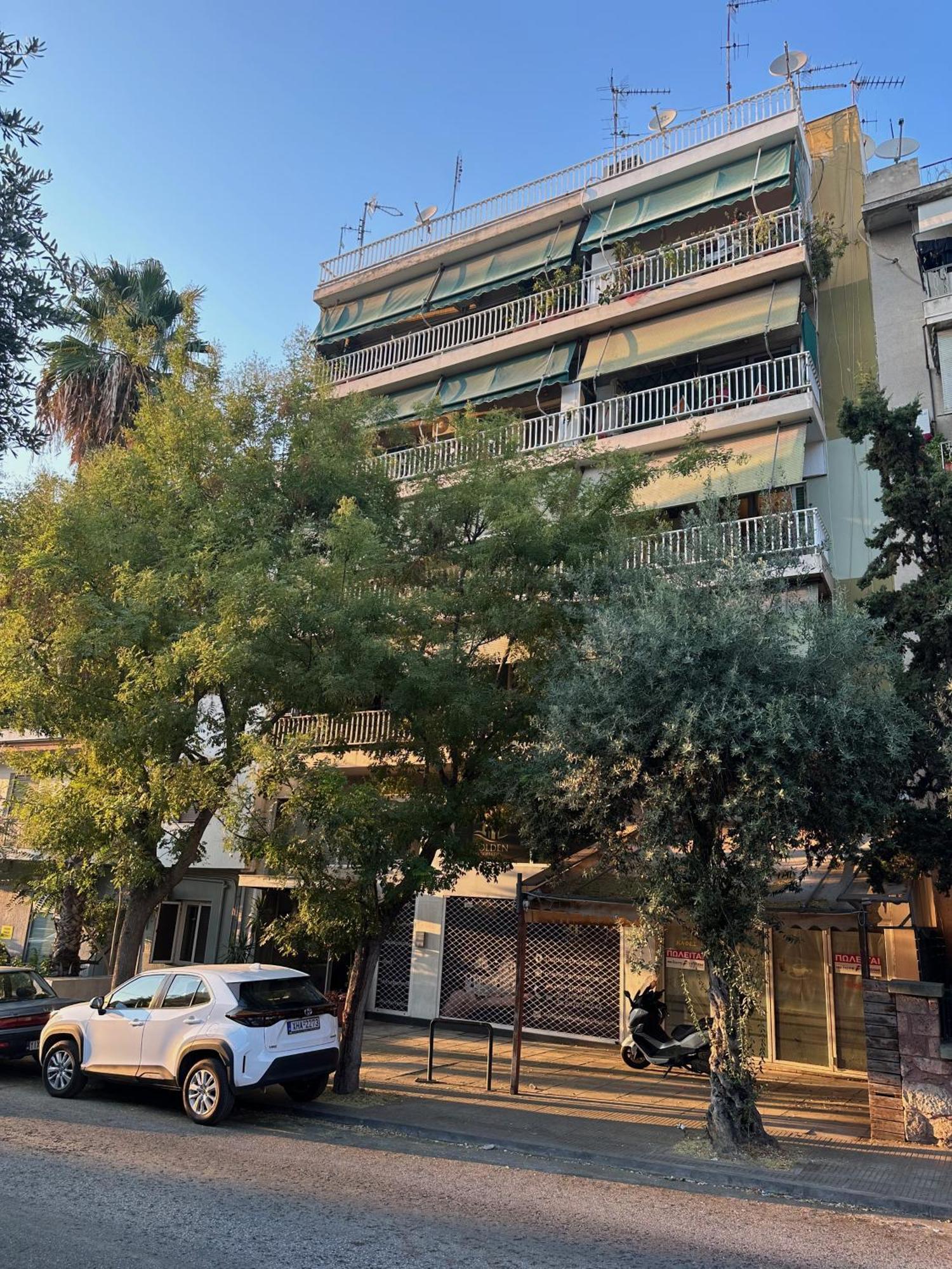 Acropoli Vibes At Kosmos Getaway Athen